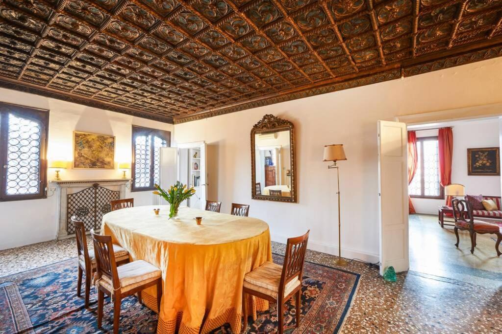Apartamento Ca' Fenice, Charming In San Marco, Sleep 7 Veneza