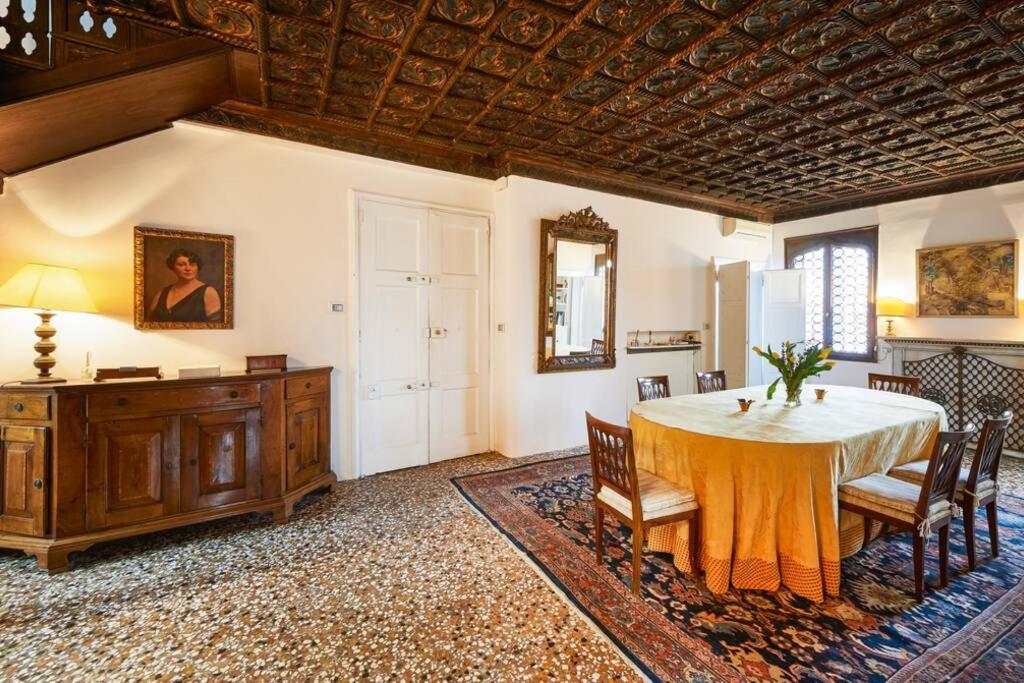 Apartamento Ca' Fenice, Charming In San Marco, Sleep 7 Veneza